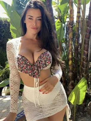 Female Escorts in akshardham